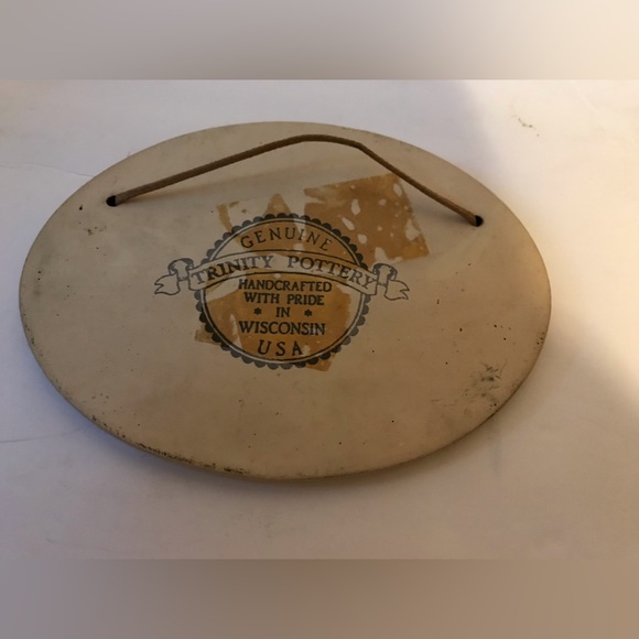 Genuine Trinity Pottery Handcrafted Plaque “Welcome" - Picture 2 of 2